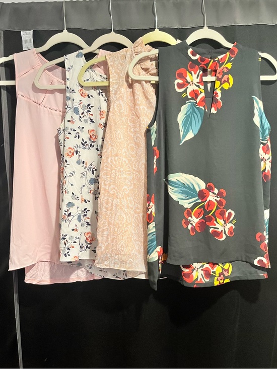 LOFT Tops - Tank Top Four Bundle Size XS